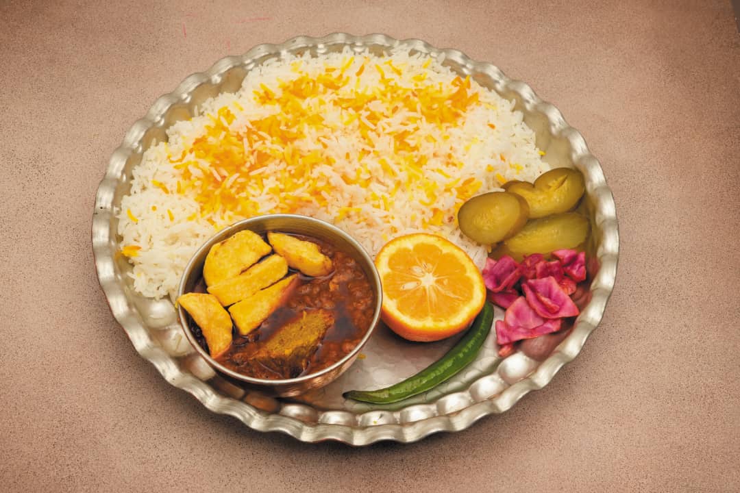 چلو خورشت بادمجان مخصوص دِلوین
